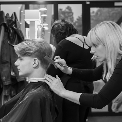 Mannen kapper Corina's Haarmode Oostzaan